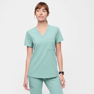 Figs Scrubs- Catarina One Pocket Scrub Top and Zamora Jogger in Seaglass